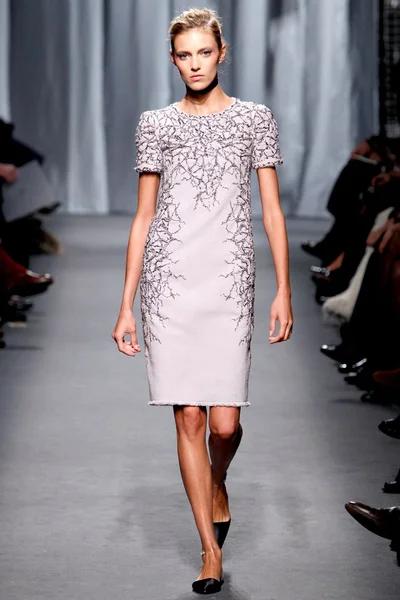 Look 4